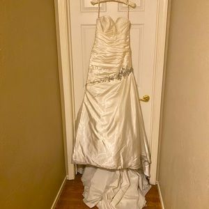 Wedding dress size 12 Ivory satin, ruching, beads